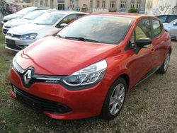 Rot Gebraucht 2012 Renault Clio IV Dynamique Limousine | 5.800 € (Fairer Preis)