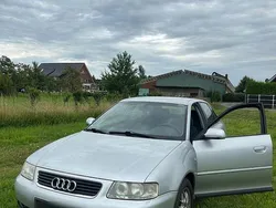 Silber Gebraucht 2002 Audi A3 Kombi | 1.400 €