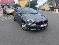 Grau Gebraucht 2019 Fiat Tipo Business Kombi | 9.600 € (Fairer Preis)