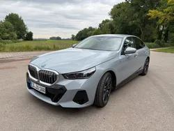 Grau Gebraucht 2024 BMW i5 M Sport Limousine | 51.000 € (Superpreis)