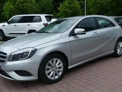 Silber Gebraucht 2015 Mercedes A180 Limousine | 16.990 € (Fairer Preis)
