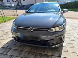 Grau Gebraucht 2023 VW Golf VIII R-line Limousine | 27.985 € (Guter Preis)