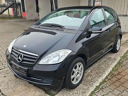 Kosmosschwarz Gebraucht 2012 Mercedes A160 Limousine | 5.999 € (Guter Preis)