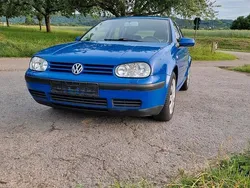 Blau Gebraucht 2001 VW Golf IV Limousine | 2.600 € (Teuer)