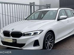 Mineralweiß metallic Gebraucht 2024 BMW 320 Comfort Edition Kombi | 38.349 € (Fairer Preis)