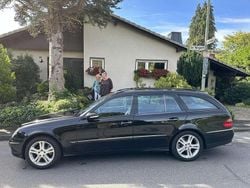 Gebraucht 2009 Mercedes E230 Avantgarde Kombi | 8.200 €