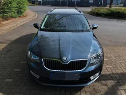 Grau Gebraucht 2015 Skoda Octavia Kombi | 10.450 € (Fairer Preis)
