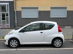 Weiß Gebraucht 2009 Peugeot 107 Filou Kleinwagen | 2.700 € (Fairer Preis)