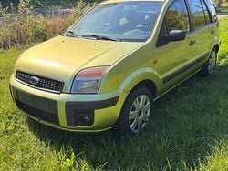 Gelb Gebraucht 2007 Ford Fusion Kombi | 2.000 € (Fairer Preis)