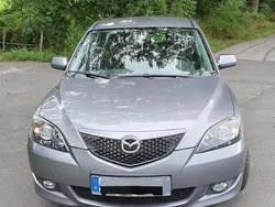 Grau Gebraucht 2005 Mazda 3 Inclusive Kleinwagen | 3.000 € (Teuer)