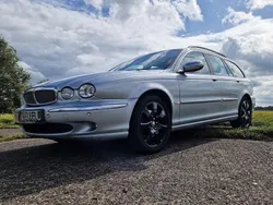 Silber Gebraucht 2008 Jaguar X-type Kombi | 3.750 €