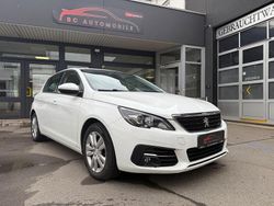 Weiß Gebraucht 2021 Peugeot 308 Active Limousine | 13.490 € (Fairer Preis)
