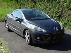 Grau Gebraucht 2010 Peugeot 207 CC Cabrio | 3.200 € (Guter Preis)