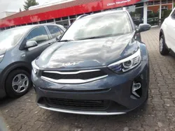 Astrograu Gebraucht 2023 Kia Stonic Comfort SUV | 21.000 € (Etwas zu teuer)