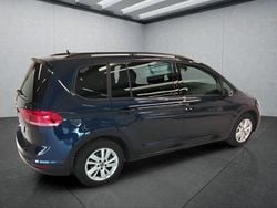 Blau Gebraucht 2024 VW Touran Van / Kleinbus | 28.749 € (Superpreis)