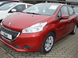Rot Gebraucht 2015 Peugeot 208 Active Kleinwagen | 5.990 € (Fairer Preis)