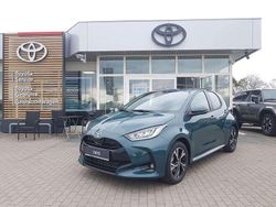 Ever rest green metallic Neu 2025 Toyota Yaris Hybrid Comfort Kleinwagen | 27.790 € (Etwas zu teuer)