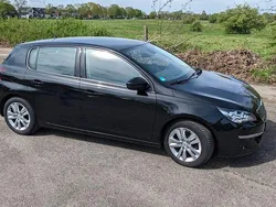 Schwarz Gebraucht 2014 Peugeot 308 Active Limousine | 6.150 € (Fairer Preis)