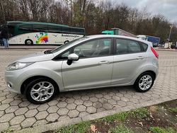 Silber Gebraucht 2011 Ford Fiesta Kleinwagen | 3.300 €