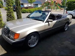 Beige Gebraucht 1993 Mercedes E300 AMG Cabrio | 37.500 €