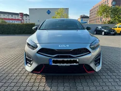 Grau Gebraucht 2023 Kia ProCeed GT 2 Kleinwagen | 29.990 € (Fairer Preis)