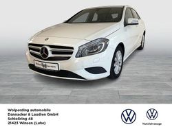 Calcitweiß Gebraucht 2015 Mercedes A180 Style Limousine | 16.490 € (Fairer Preis)