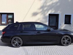Schwarz Gebraucht 2020 BMW 320 M Sport Kombi | 26.500 €