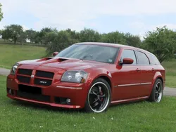 Rot Gebraucht 2006 Dodge Magnum Kombi | 20.500 €