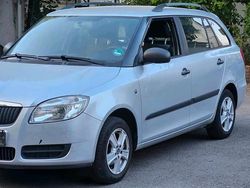 Silber Gebraucht 2009 Skoda Fabia Kleinwagen | 1.650 € (Fairer Preis)