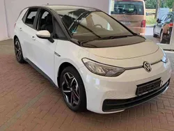 Gletscherweiß metallic / schwa Gebraucht 2023 VW ID.3 Pro Kleinwagen | 27.480 € (Etwas zu teuer)