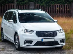 Weiß Gebraucht 2024 Chrysler Pacifica SUV | 66.900 €