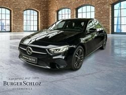 Metalliclack kosmosschwarz Gebraucht 2024 Mercedes A200 Progressive Limousine | 29.900 € (Fairer Preis)