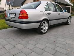 Silber Gebraucht 1994 Mercedes C200 Limousine | 7.000 €