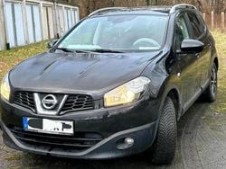 Schwarz Gebraucht 2013 Nissan Qashqai +2 SUV | 11.800 € (Etwas zu teuer)