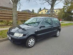 Schwarz Gebraucht 2000 VW Polo Limousine | 600 € (Fairer Preis)