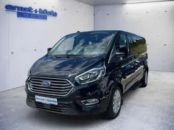Schwarz Gebraucht 2021 Ford Tourneo Custom Titanium Van / Kleinbus | 33.970 € (Superpreis)
