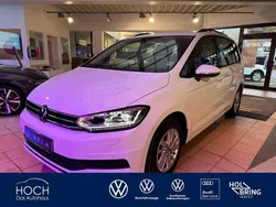 Weiß Gebraucht 2024 VW Touran Comfortline Van / Kleinbus | 43.850 €