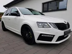 Weiß Gebraucht 2017 Skoda Octavia RS Kombi | 19.500 € (Teuer)