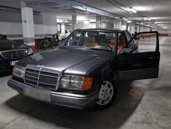 Schwarz Gebraucht 1992 Mercedes E300 Sportline Limousine | 5.000 €