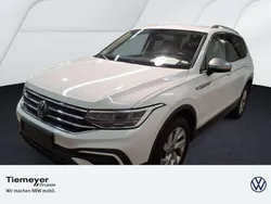 Weiß Gebraucht 2024 VW Tiguan Allspace Life SUV | 31.870 € (Guter Preis)