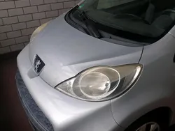 Silber Gebraucht 2006 Peugeot 107 Kleinwagen | 2.500 €