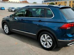 Blau Gebraucht 2022 VW Tiguan Elegance SUV | 34.000 € (Teuer)
