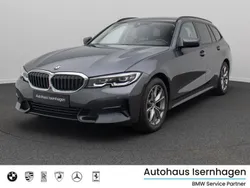 Mineralgrau metallicb39schwarz Gebraucht 2022 BMW 320 Sport Line Limousine | 31.499 € (Superpreis)