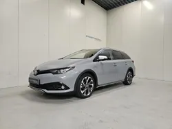 Grau Gebraucht 2019 Toyota Auris Hybrid Sport Limousine | 21.990 €
