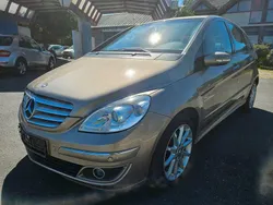 Gold Gebraucht 2005 Mercedes B200 Van / Kleinbus | 4.790 € (Guter Preis)