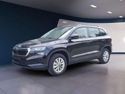Blackmagic perleffekt Neu 2024 Skoda Karoq SportLine SUV | 35.079 € (Guter Preis)