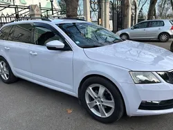 Weiß Gebraucht 2019 Skoda Octavia G-TEC Limousine | 13.200 € (Guter Preis)