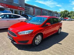 Rot Gebraucht 2016 Ford Focus Trend Limousine | 4.999 € (Guter Preis)