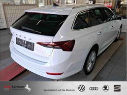 Weiß Gebraucht 2023 Skoda Octavia Style Kombi | 22.970 € (Fairer Preis)
