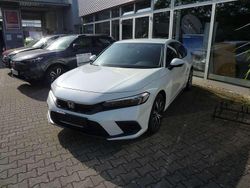 Platinum white p. Gebraucht 2025 Honda Civic Elegance Limousine | 37.500 € (Guter Preis)